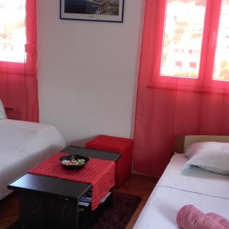 Apartment Max Omiš Екстериор снимка