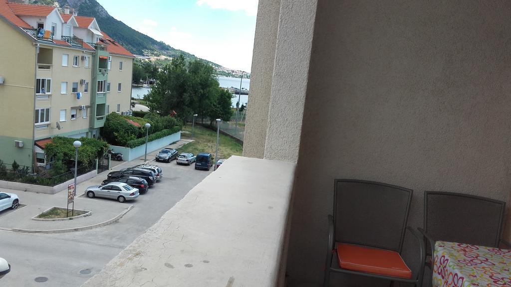 Apartment Max Omiš Екстериор снимка