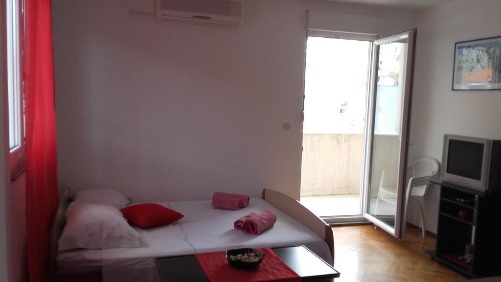 Apartment Max Omiš Екстериор снимка