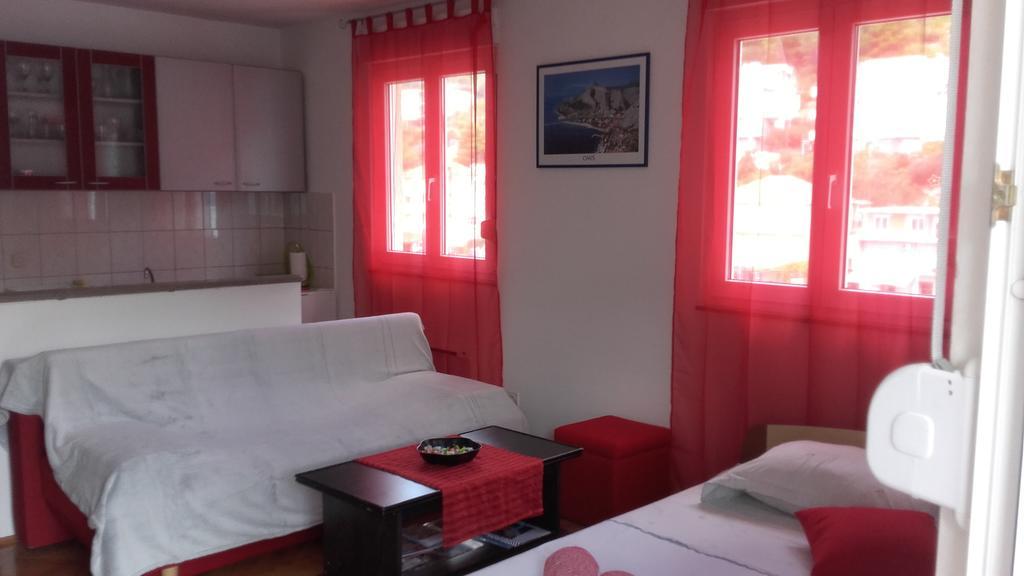Apartment Max Omiš Екстериор снимка