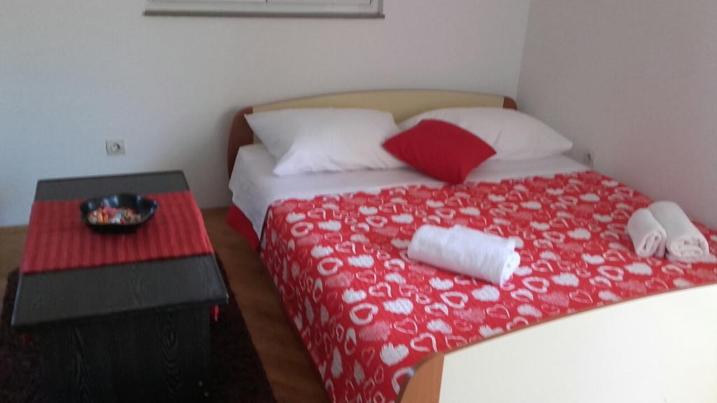 Apartment Max Omiš Екстериор снимка