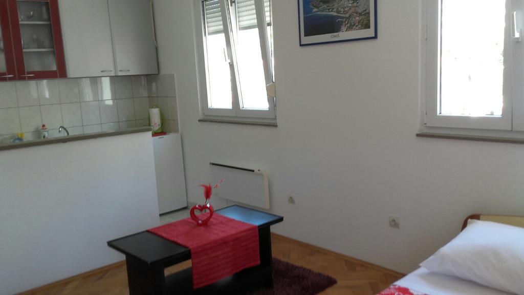 Apartment Max Omiš Екстериор снимка