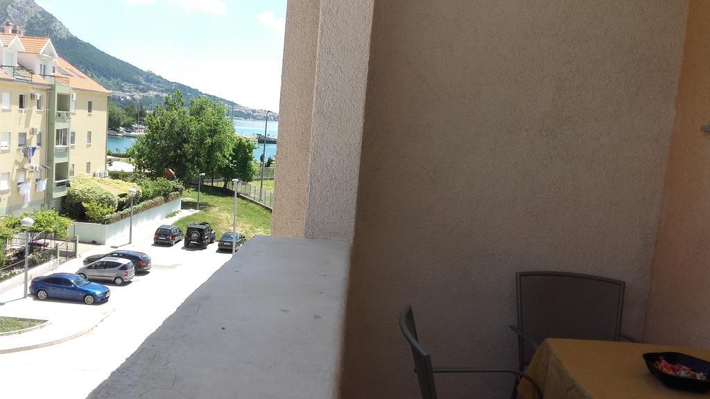 Apartment Max Omiš Екстериор снимка